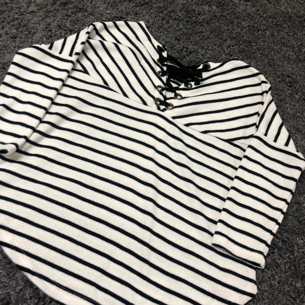 TRUE CRAFT Black and White sweater